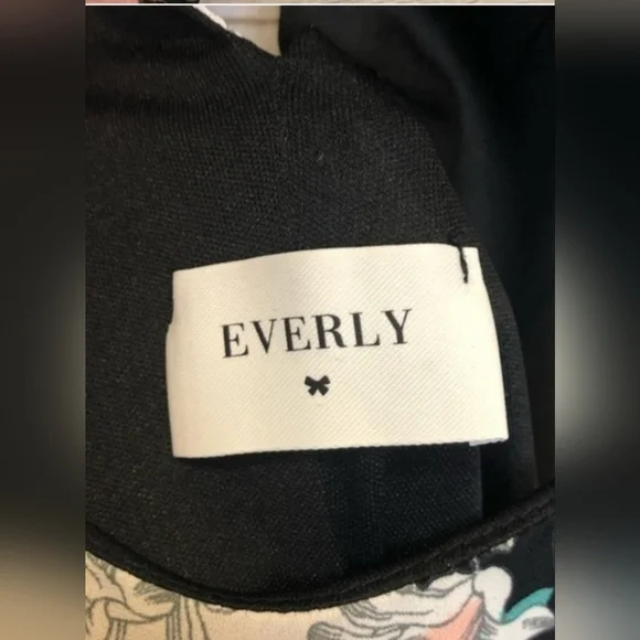 Everly Dress, Juliette Floral Foil Shift Sleeveless Dress, Size Medium - Picture 9 of 11